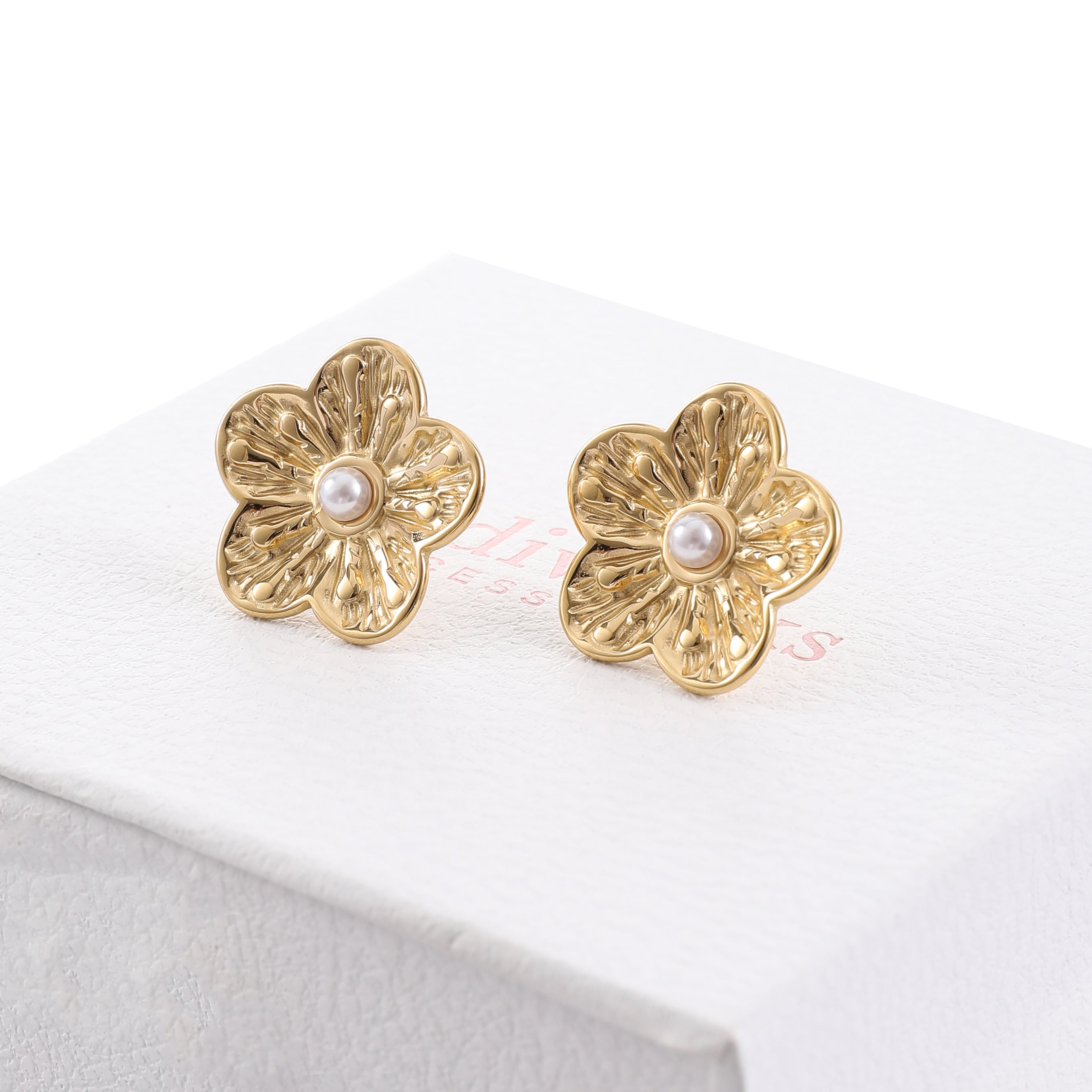Gold Flower Pearl Earrings